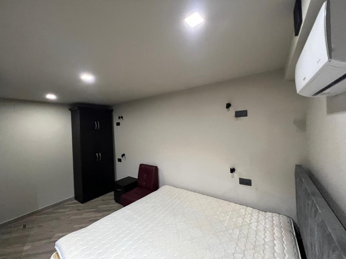 Guest House Green เยเรวาน ภายนอก รูปภาพ