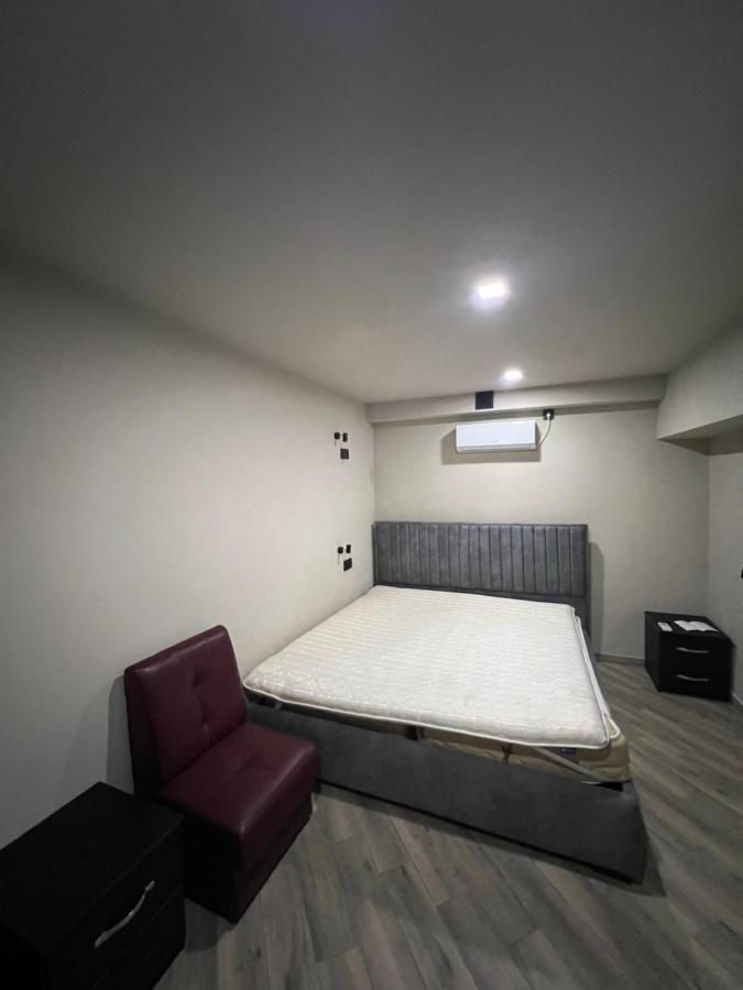 Guest House Green เยเรวาน ภายนอก รูปภาพ
