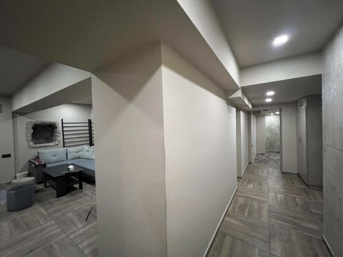 Guest House Green เยเรวาน ภายนอก รูปภาพ